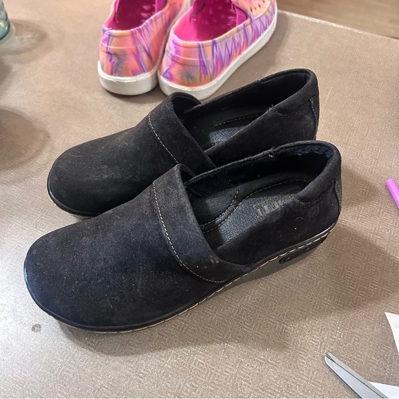 Born women’s black Bailie suede closed toe clog size 6.5 - Picture 1 of 10